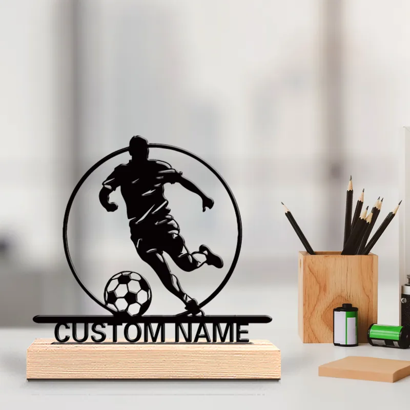 Office Furniture Home - รูปปั้นนักฟุตบอลโลหะสั่งทำพร้อมชื่อ ฐานไม้ตกแต่งโต๊ะ ของขวัญสำหรับแฟนฟุตบอล ของขวัญวันเกิด/วันหยุด/ตกแต่งบ้าน/สำนักงาน